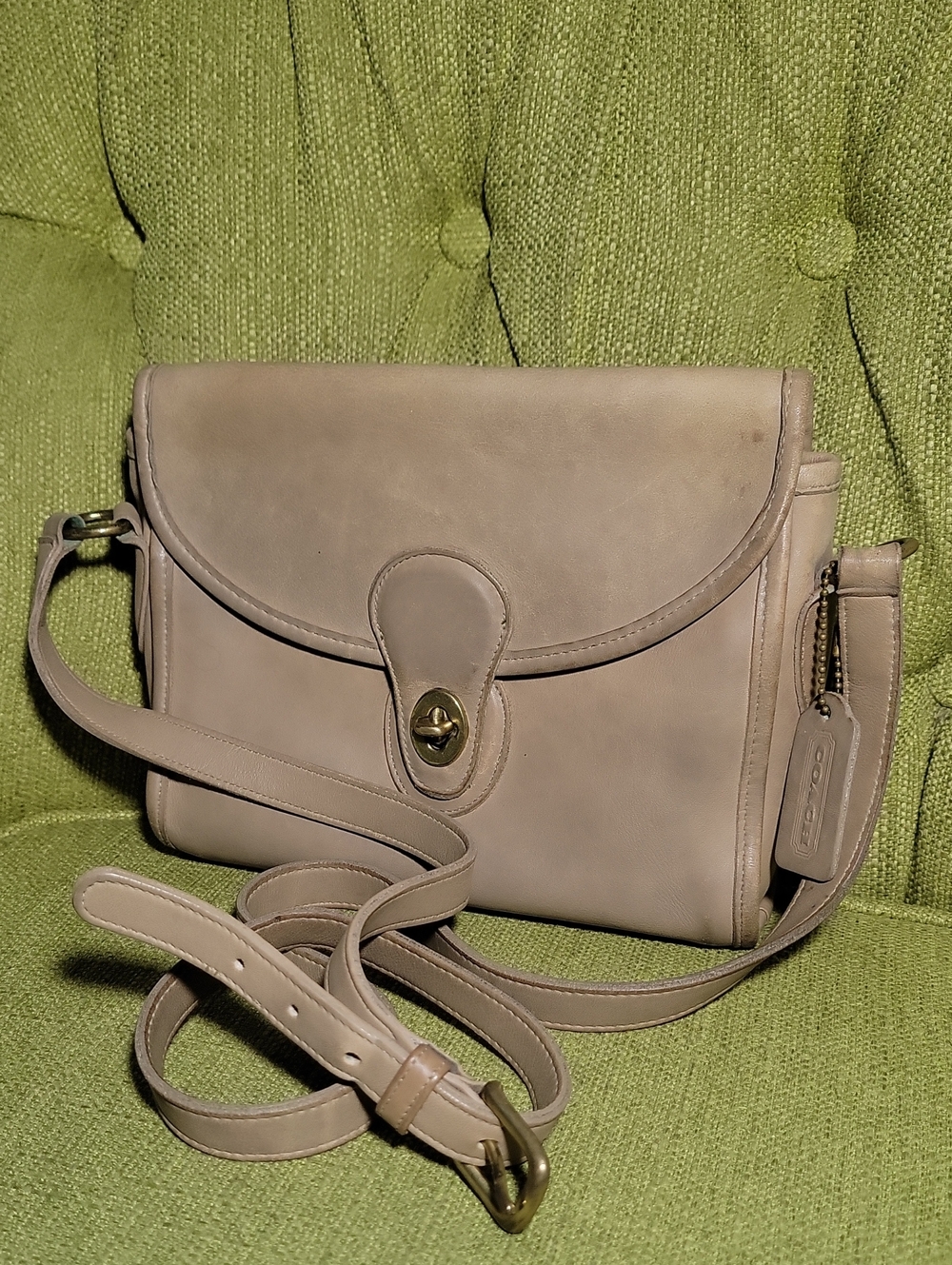Coach Vintage Devon Bag Taupe Leather Turn-Lock Crossbody Bag